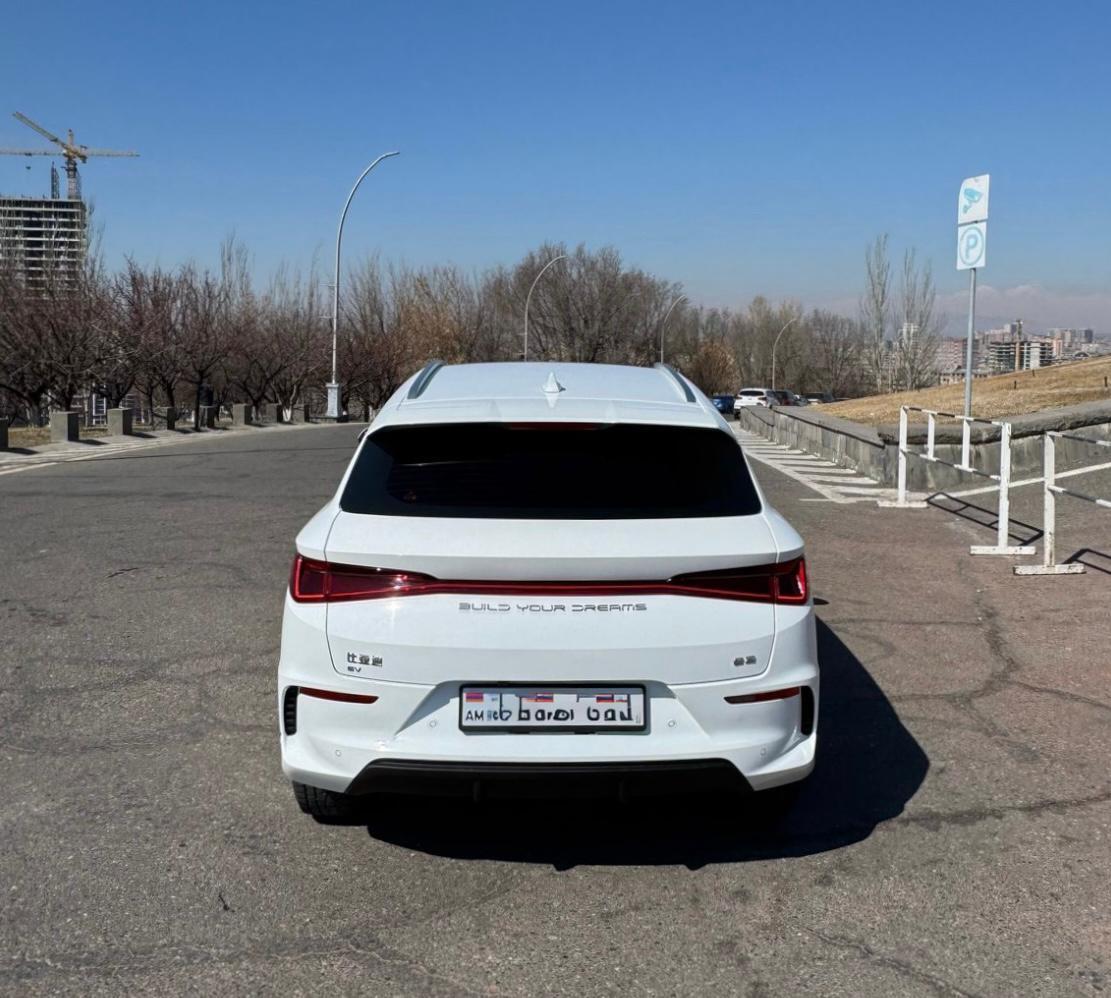 BYD E2 2024