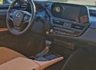 Lexus ES 200 Luxury 2022