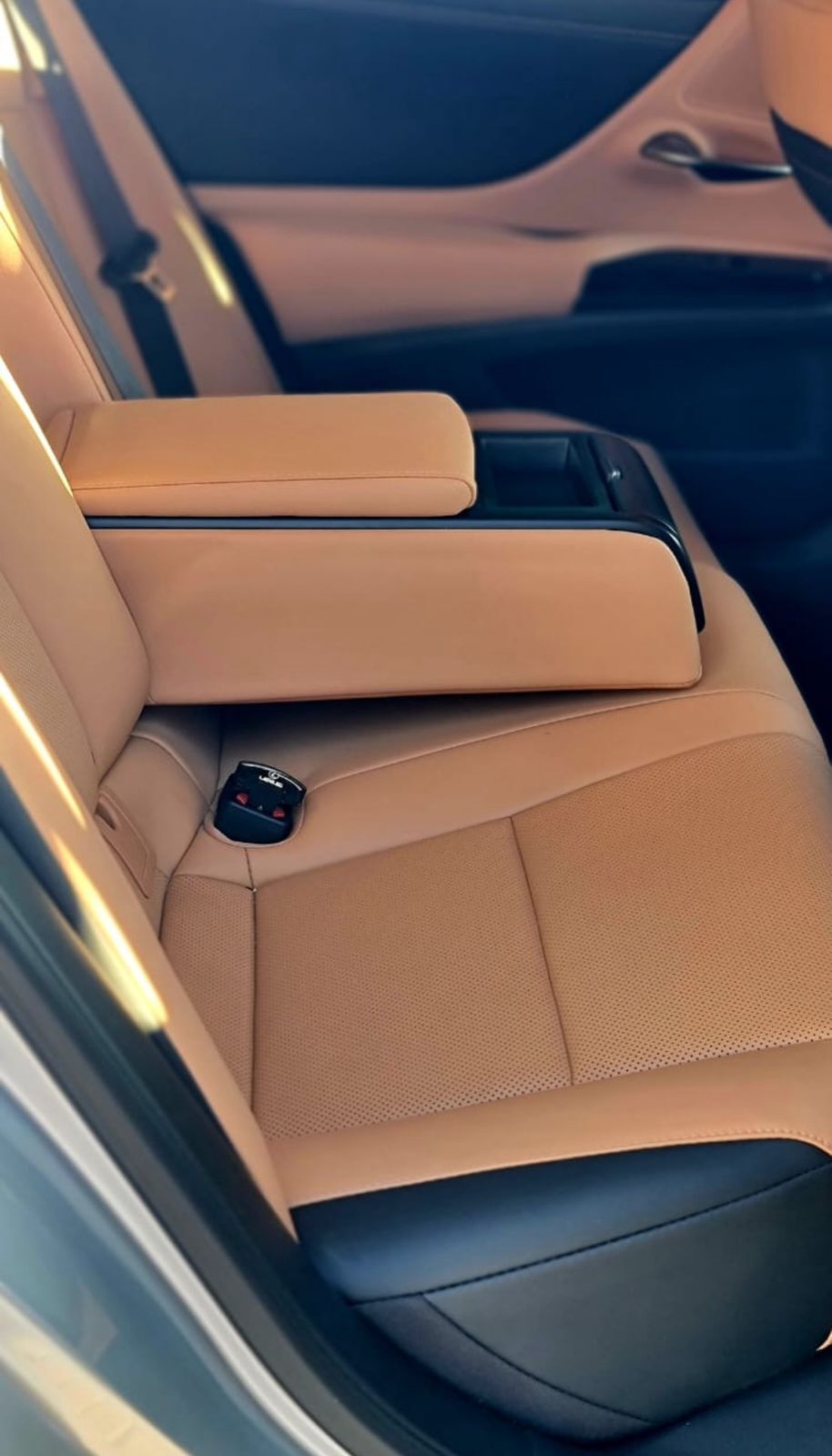 Lexus ES 200 Luxury 2022