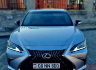 Lexus ES 200 Luxury 2022