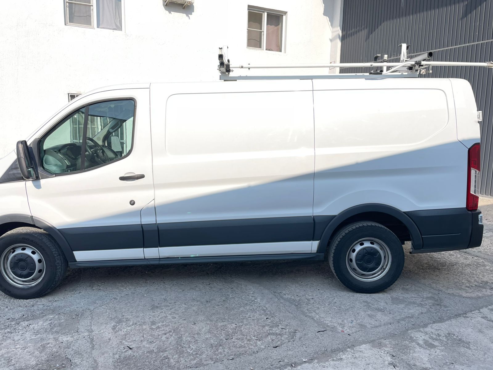 Ford Transit T-150