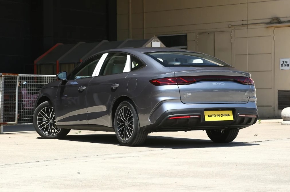 BYD QIN L Leading Smart driving 80KM