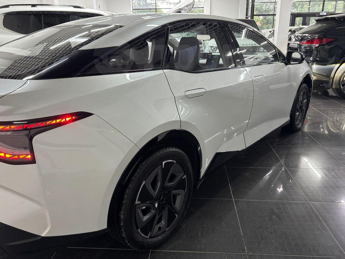 Toyota BZ3