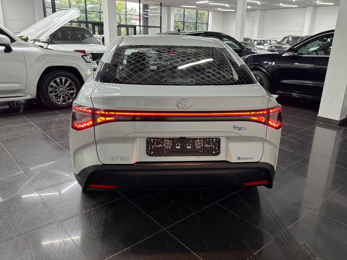 Toyota BZ3