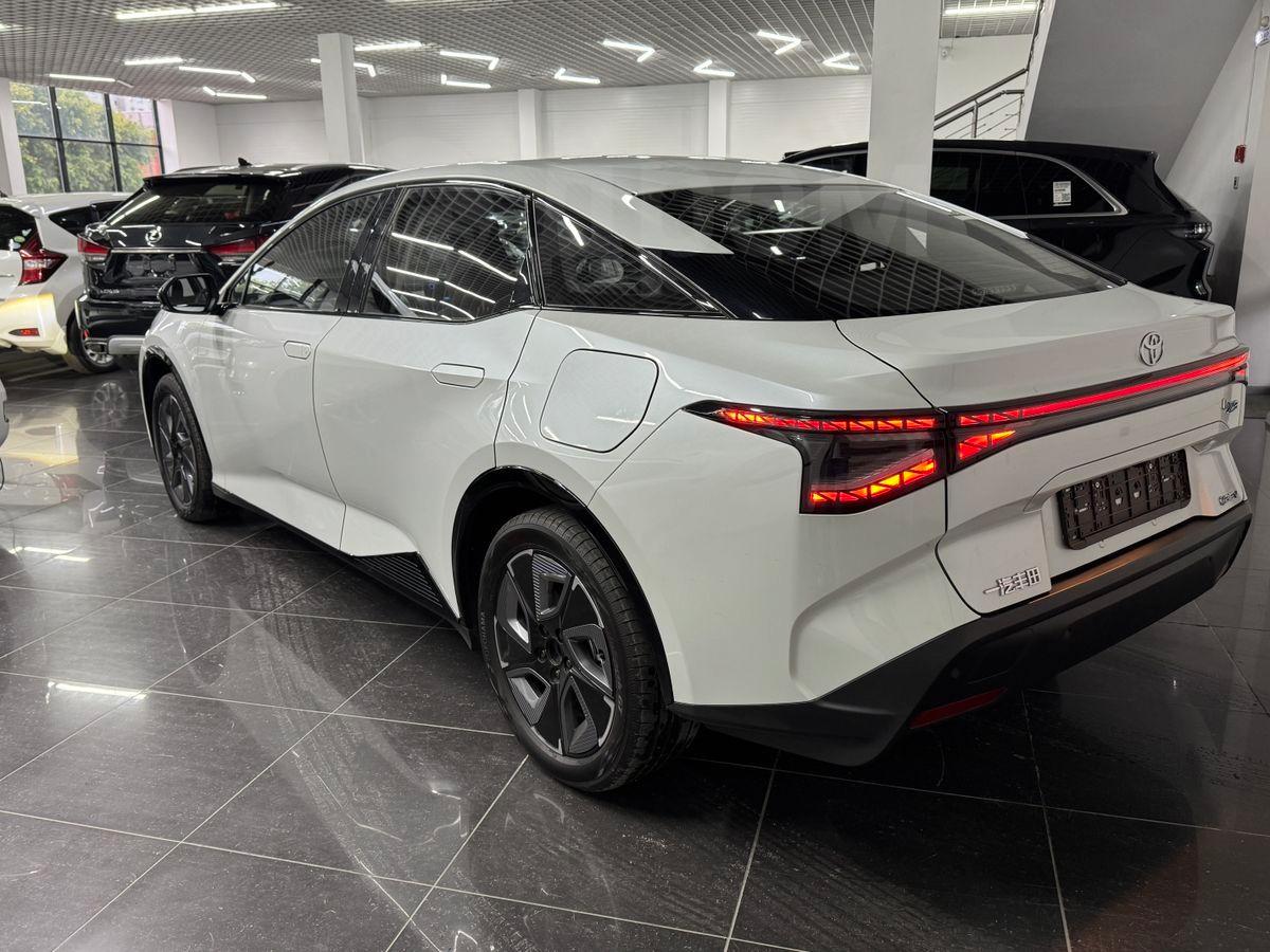 Toyota BZ3