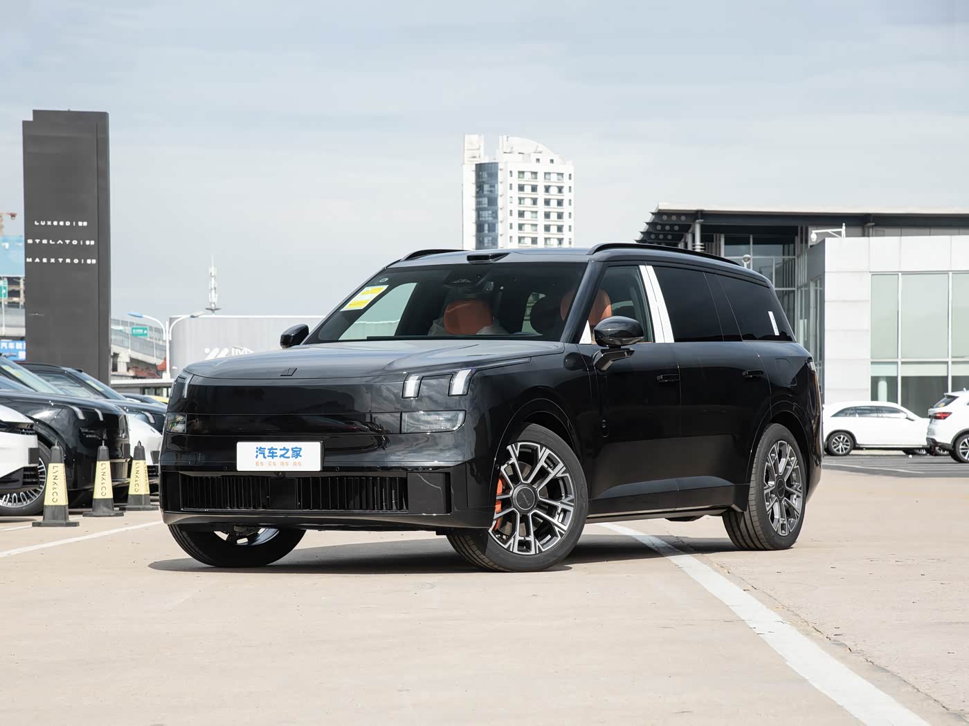 🚘 Lynk & Co 900 2.0U