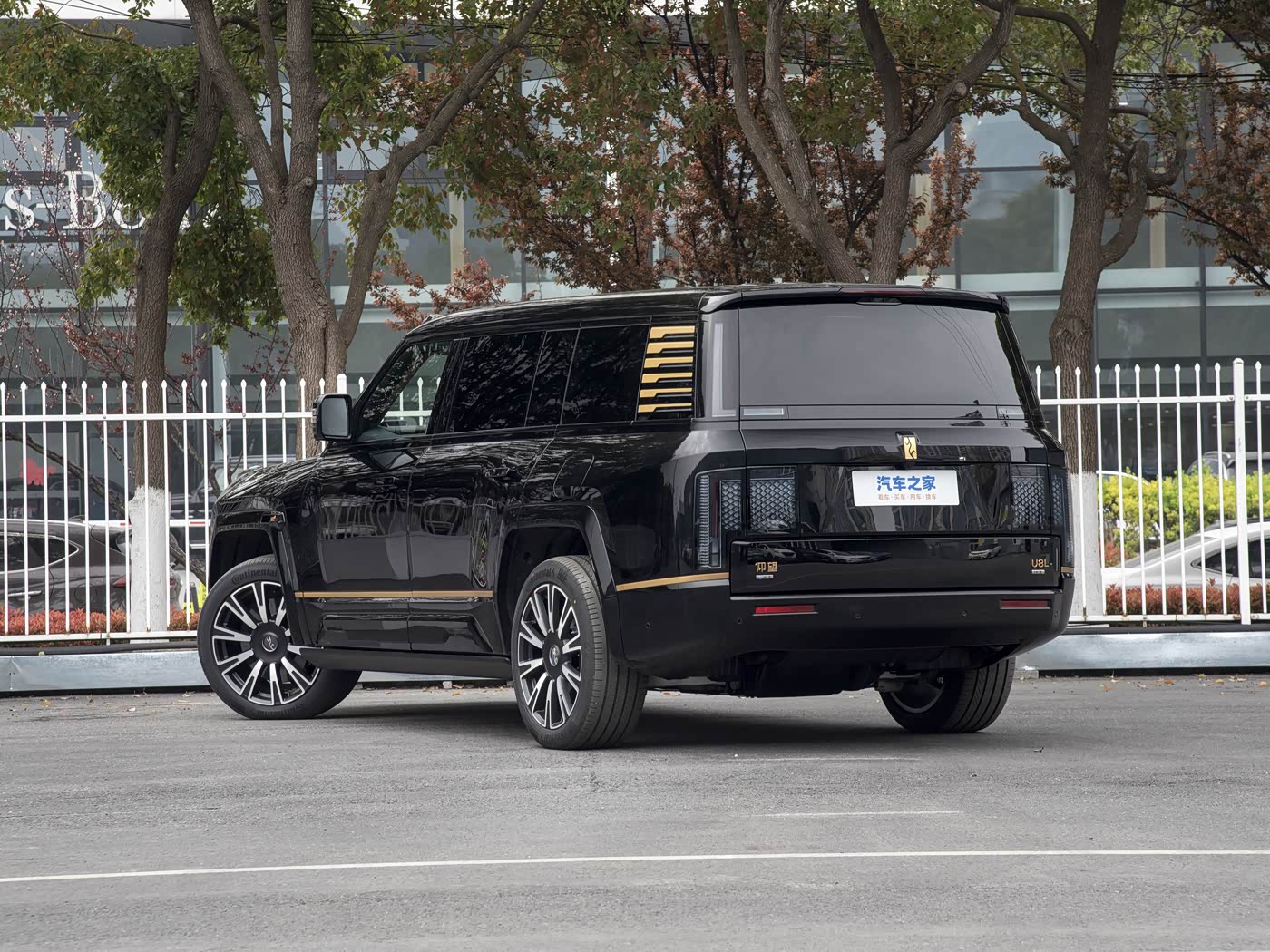 🚘 BYD Yangwang U8 L – 2026թ.