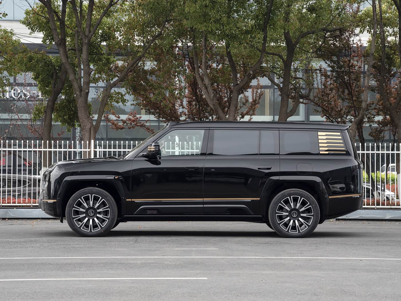 🚘 BYD Yangwang U8 L – 2026թ.