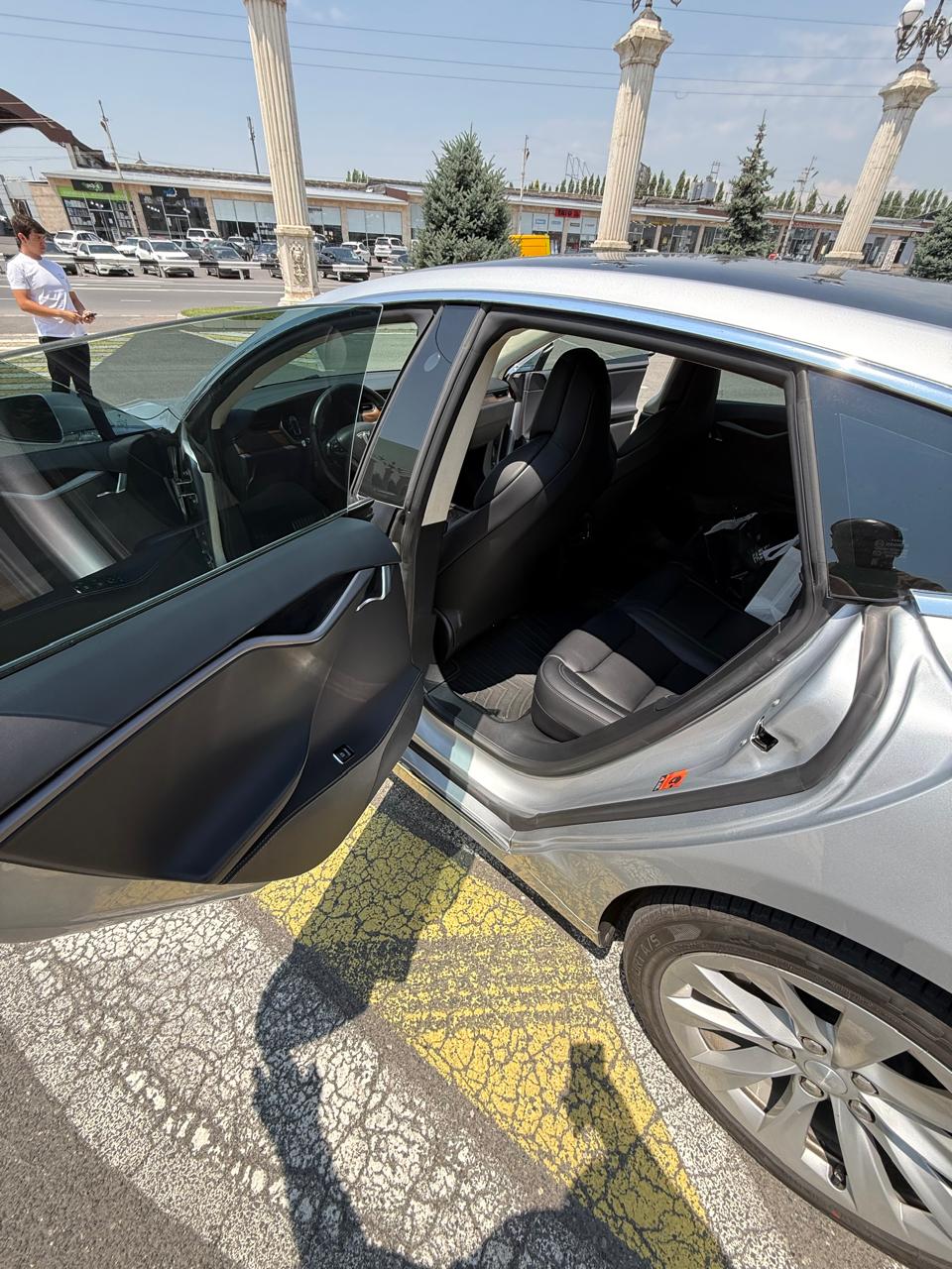 Tesla Model S 75D