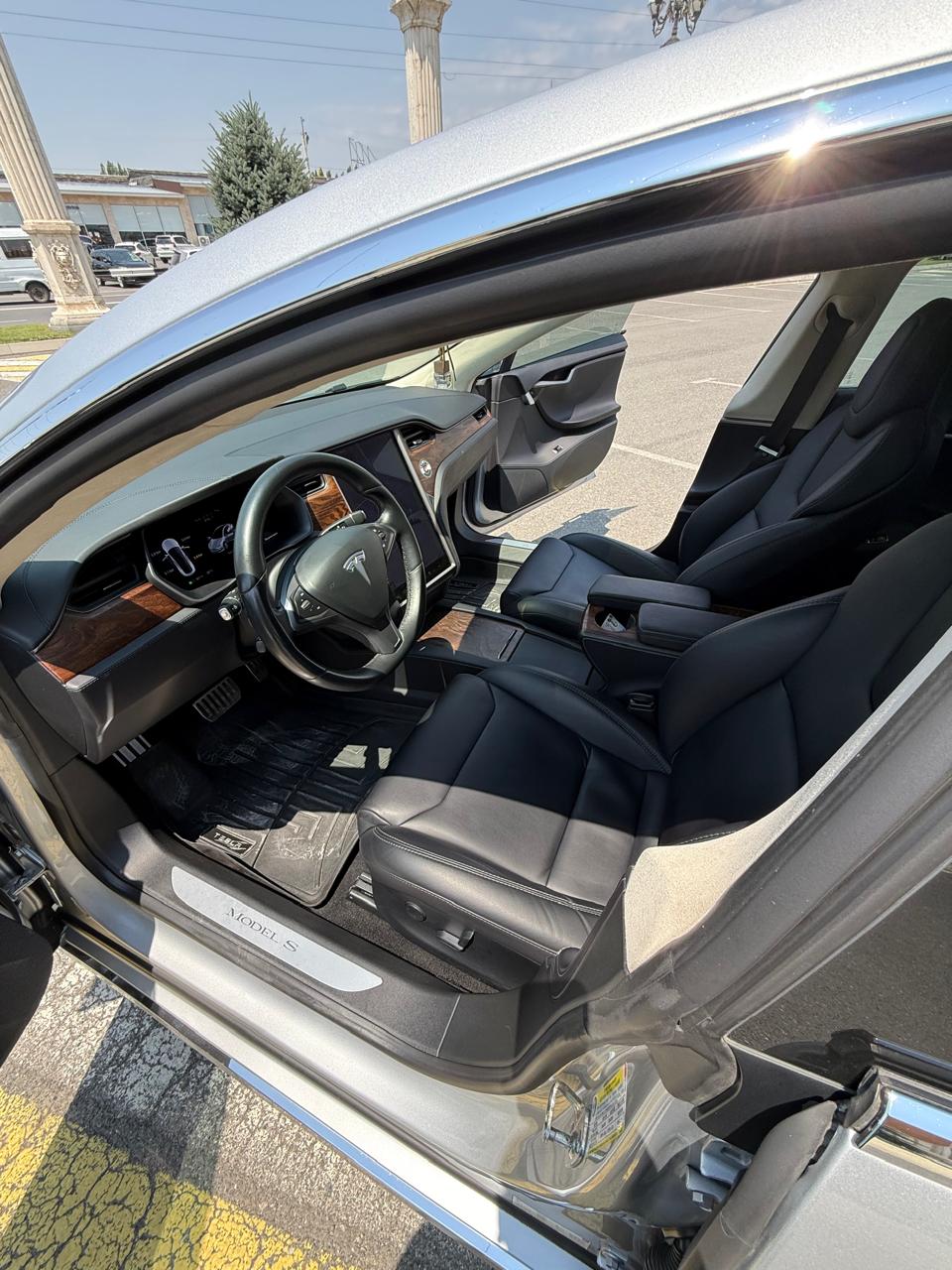 Tesla Model S 75D