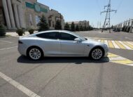 Tesla Model S 75D