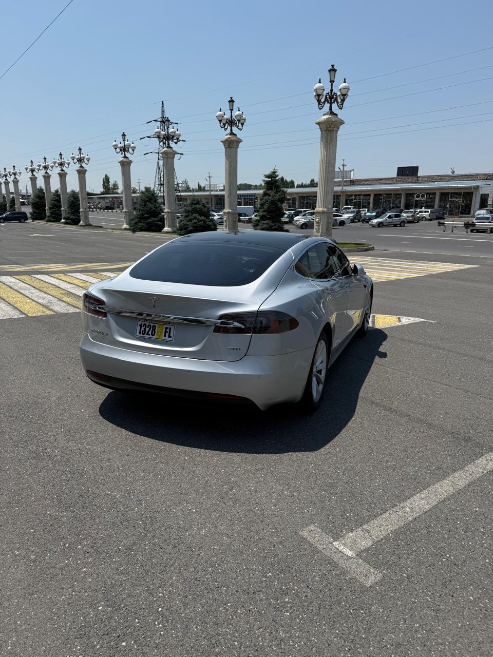 Tesla Model S 75D