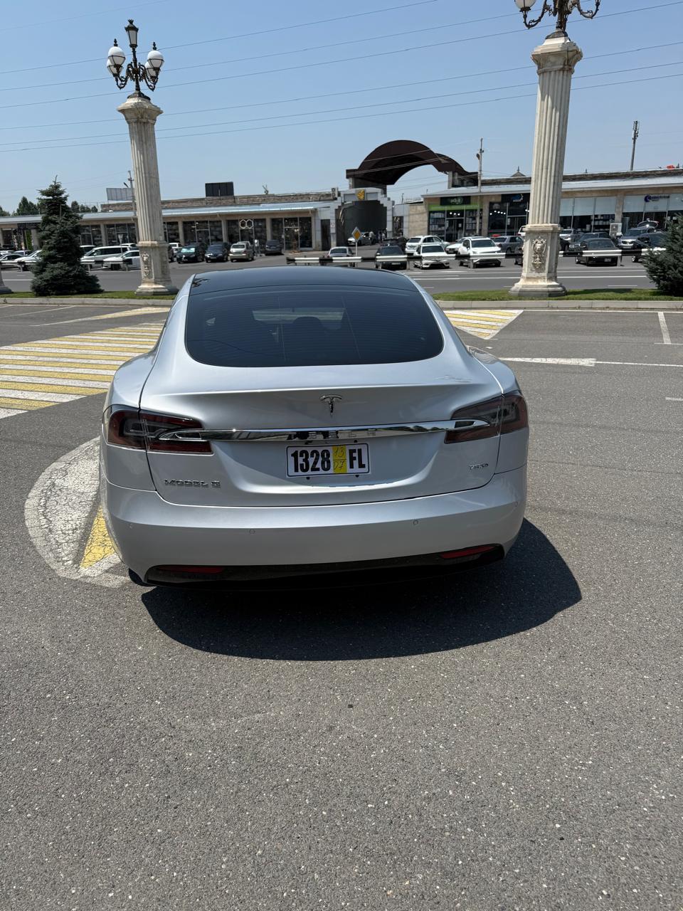 Tesla Model S 75D