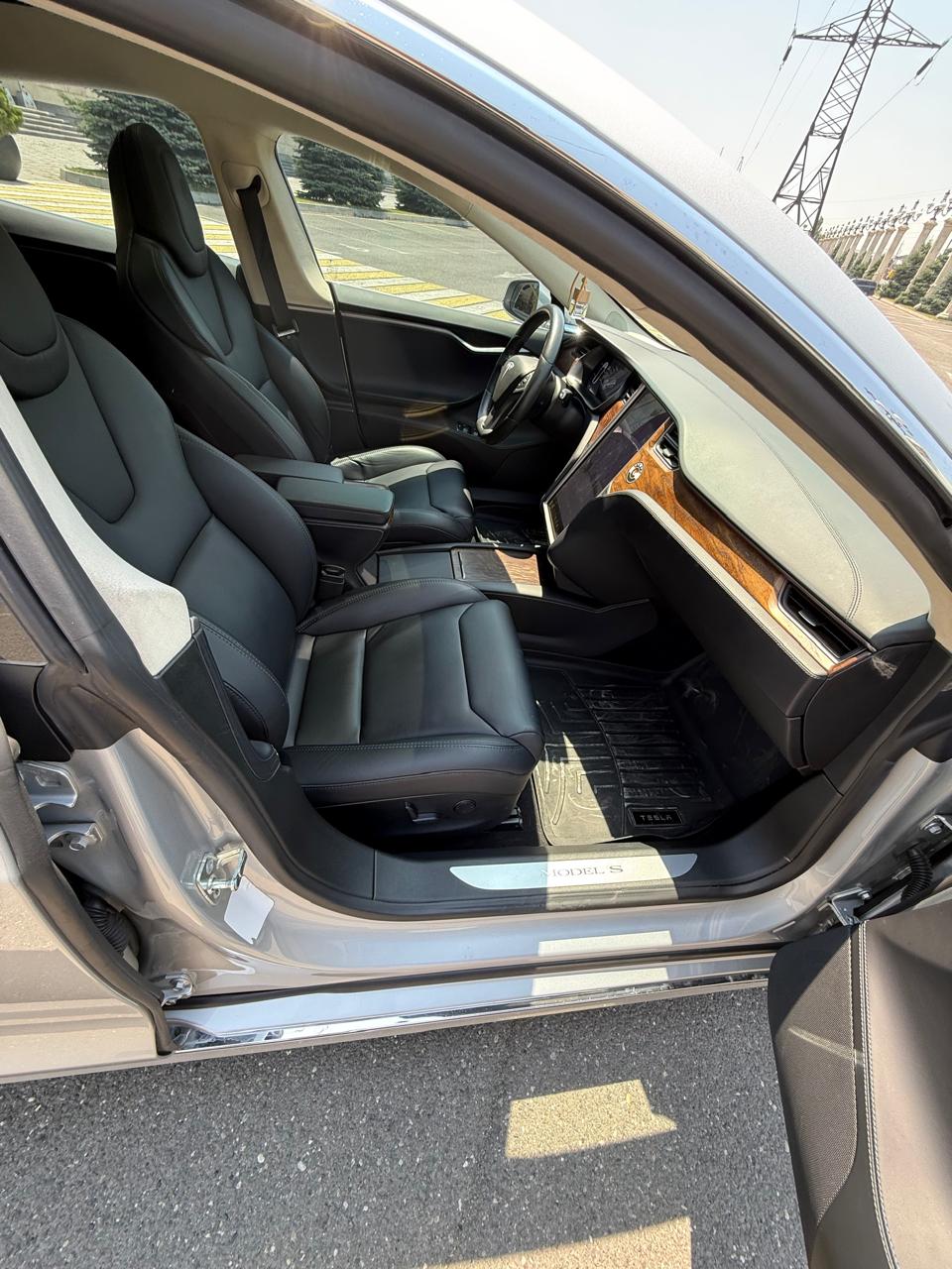 Tesla Model S 75D