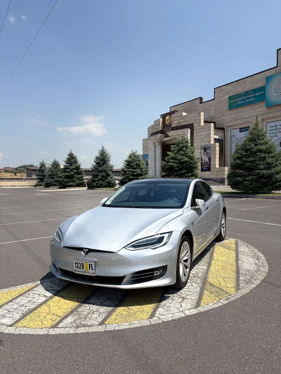 Tesla Model S 75D