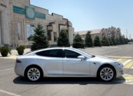 Tesla Model S 75D
