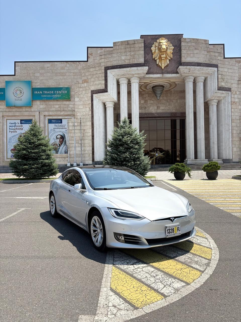 Tesla Model S 75D