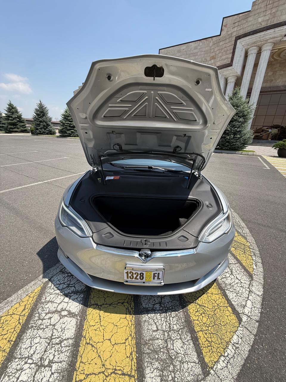 Tesla Model S 75D