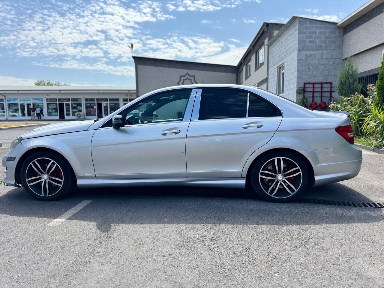 Mercedes-Benz C-Class, 3.0 լ, լիաքարշ, 2011 թ., գազ, արծաթագույն